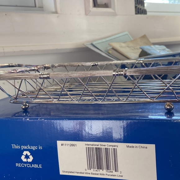 NIB International Silver serving tray with liner - Picture 6 of 10